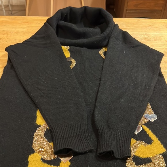 Very nice good condition black & gold cowl neck sweater by Spree. - Picture 6 of 10